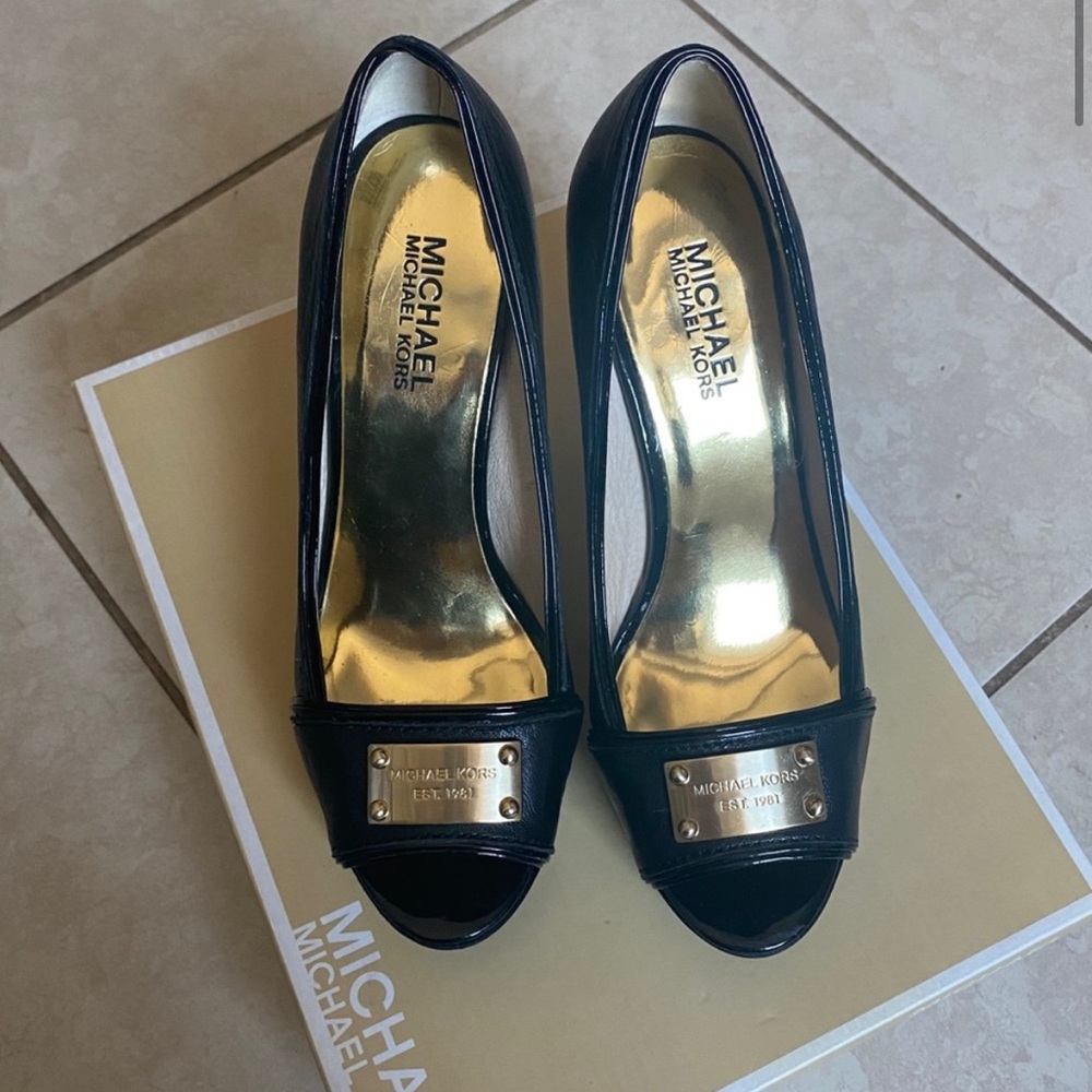 Michael Kors Classic Platform Peep-toe Heels